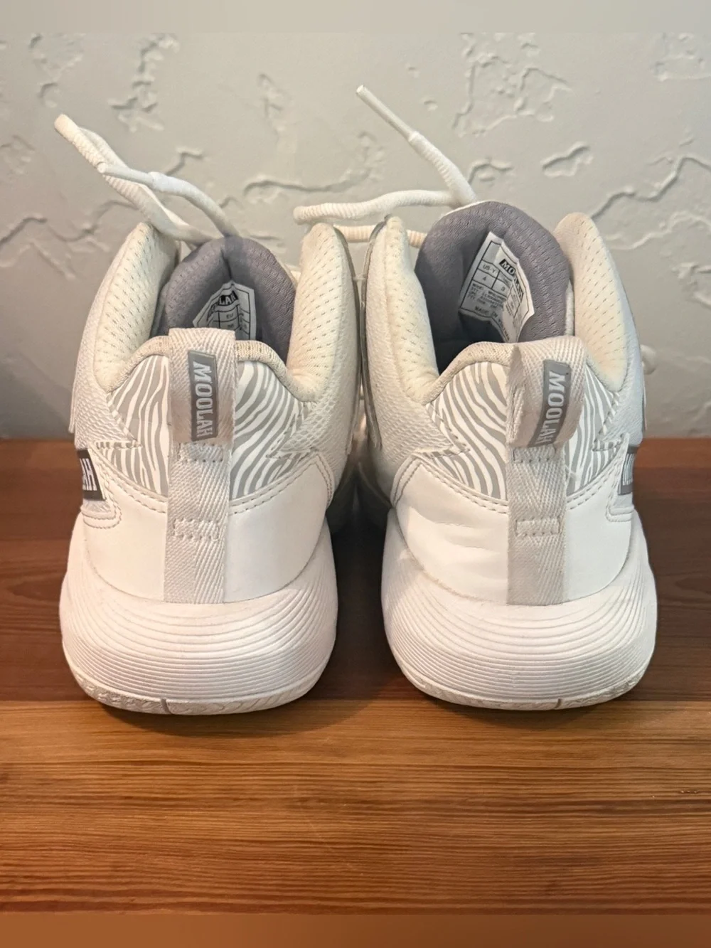 Moolah kids white